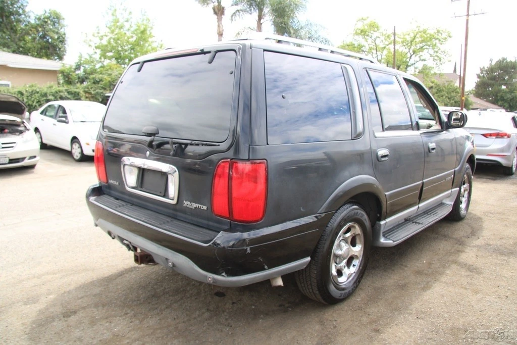 2000 Lincoln Navigator 1st Gen - Image 9 of 21