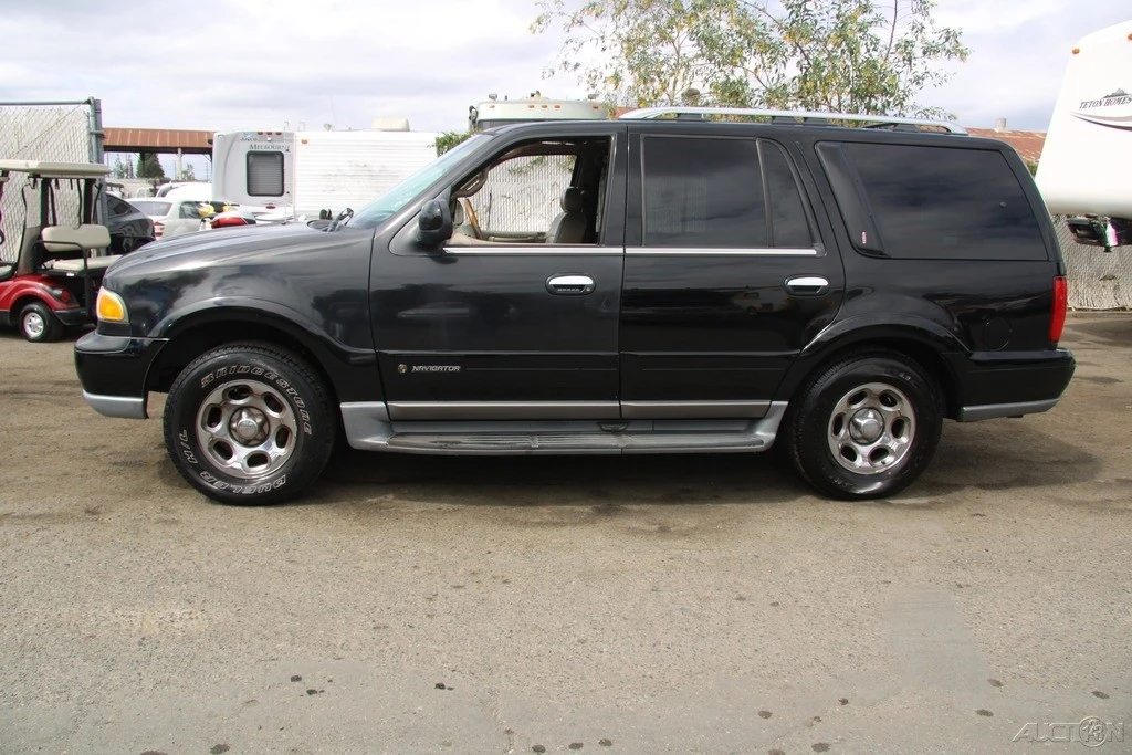 2000 Lincoln Navigator 1st Gen - Image 3 of 21