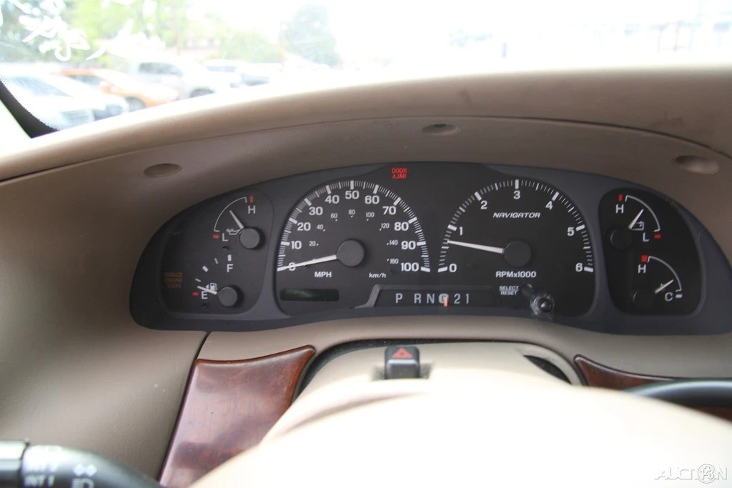 2000 Lincoln Navigator 1st Gen - Image 18 of 21