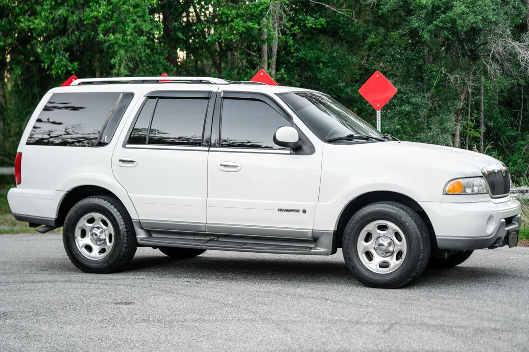 2000 Lincoln Navigator 1st Gen - Image 23 of 31