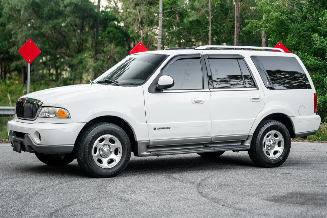 2000 Lincoln Navigator 1st Gen - Image 10 of 31