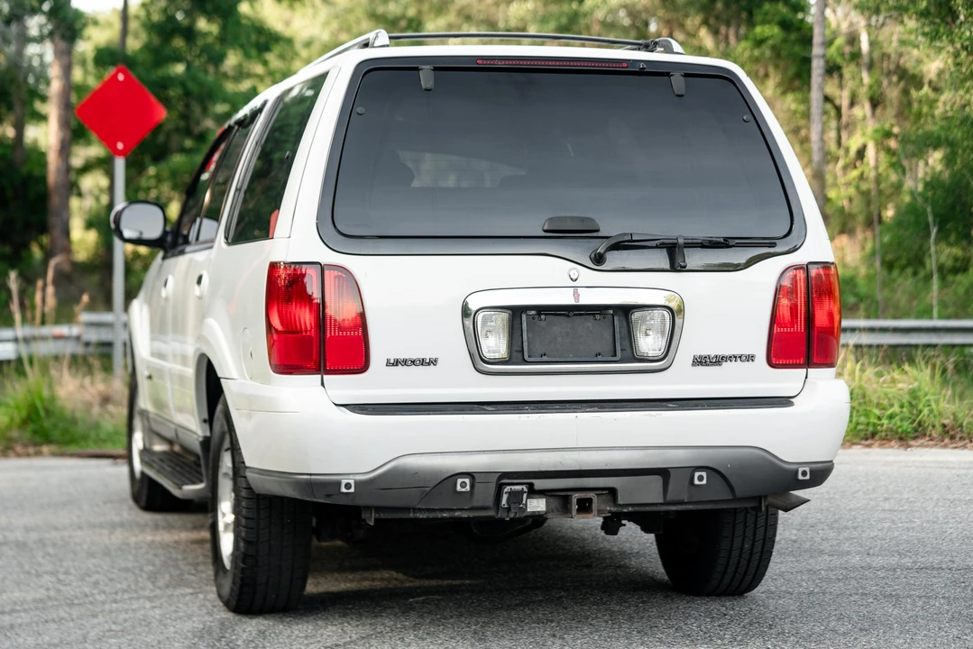 2000 Lincoln Navigator 1st Gen - Image 16 of 31