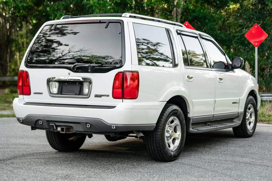 2000 Lincoln Navigator 1st Gen - Image 18 of 31