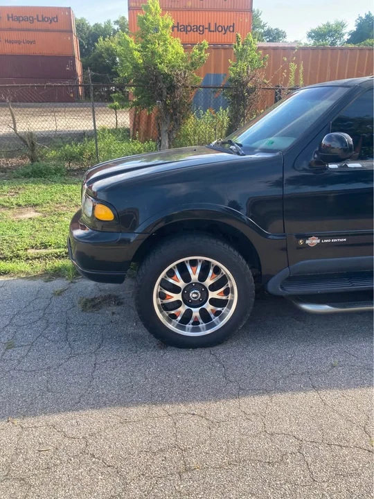 2000 Lincoln Navigator 1st Gen - Image 3 of 6