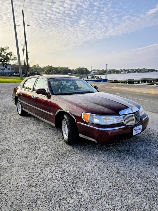 2000 Lincoln Town Car - Image 14 of 17