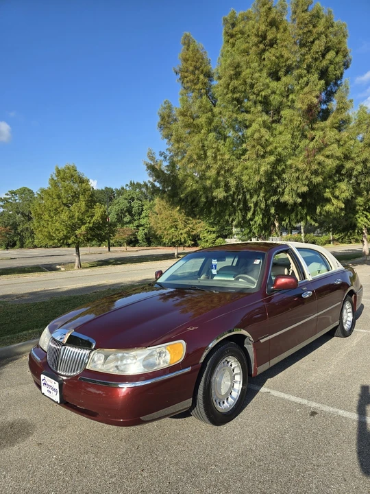 2000 Lincoln Town Car - Image 8 of 21