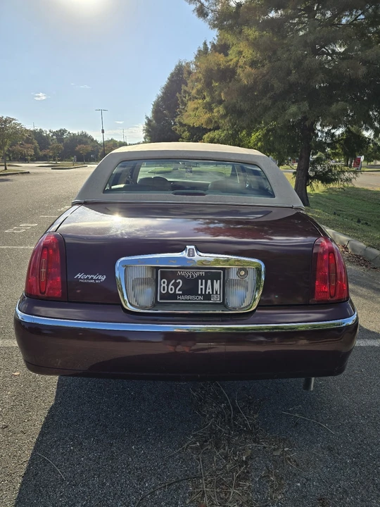 2000 Lincoln Town Car - Image 5 of 21