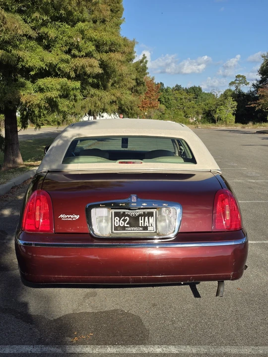 2000 Lincoln Town Car - Image 13 of 17
