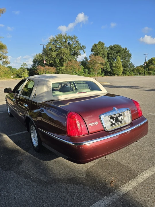 2000 Lincoln Town Car - Image 4 of 21