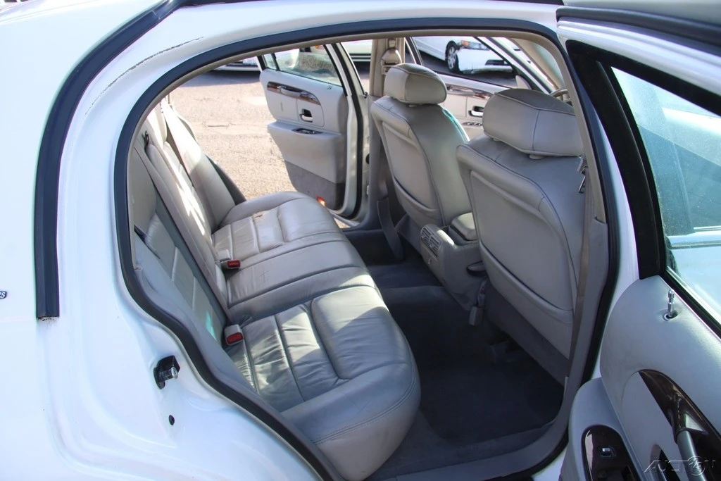 2000 Lincoln Town Car - Image 21 of 21