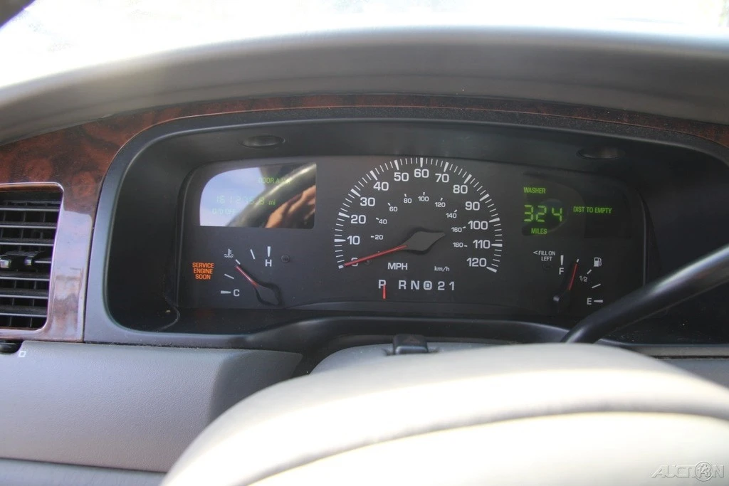 2000 Lincoln Town Car - Image 14 of 21