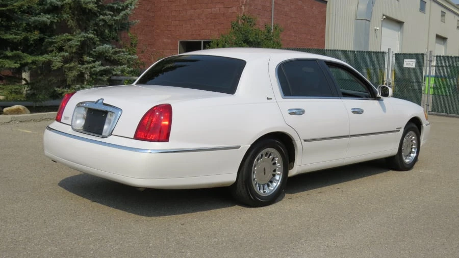 2000 Lincoln Town Car - Image 12 of 13