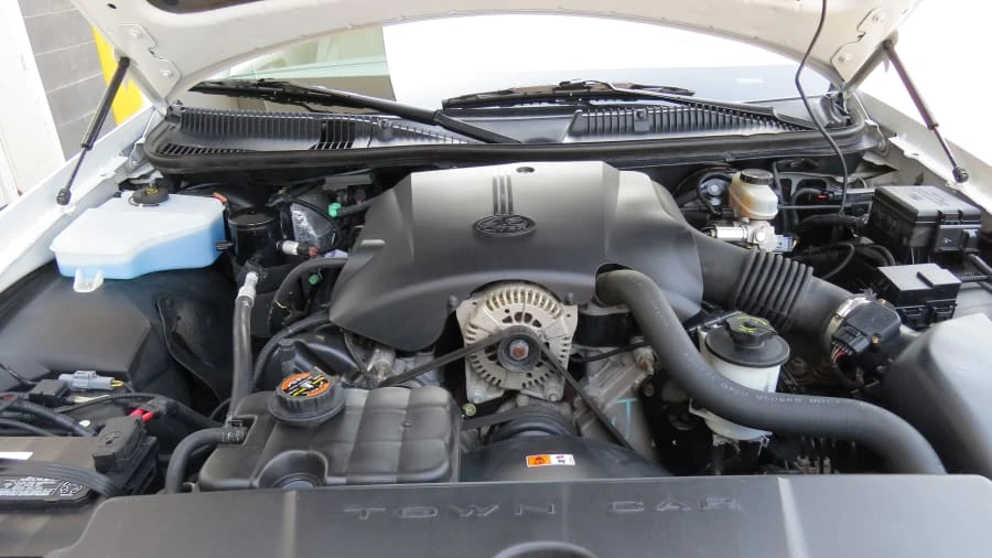 2000 Lincoln Town Car - Image 7 of 13