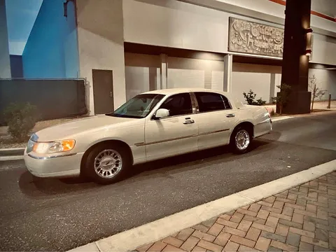 2000 Lincoln Town Car Cartier