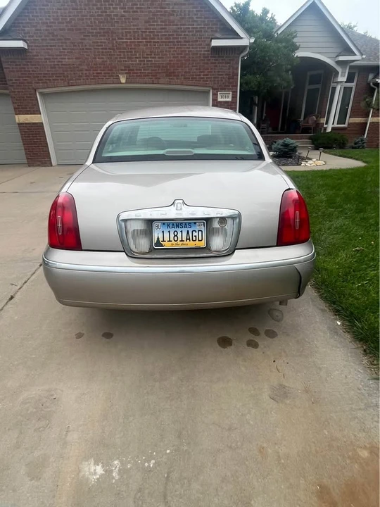 2000 Lincoln Town Car - Image 4 of 13