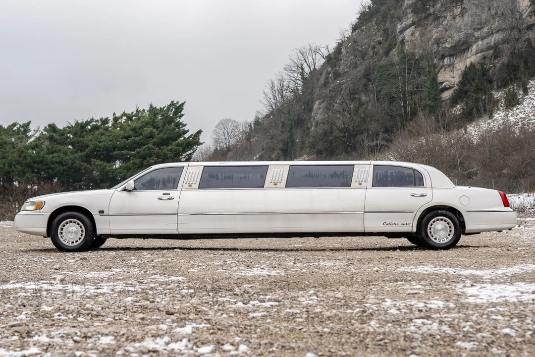 2007 Lincoln Town Car - Image 11 of 30