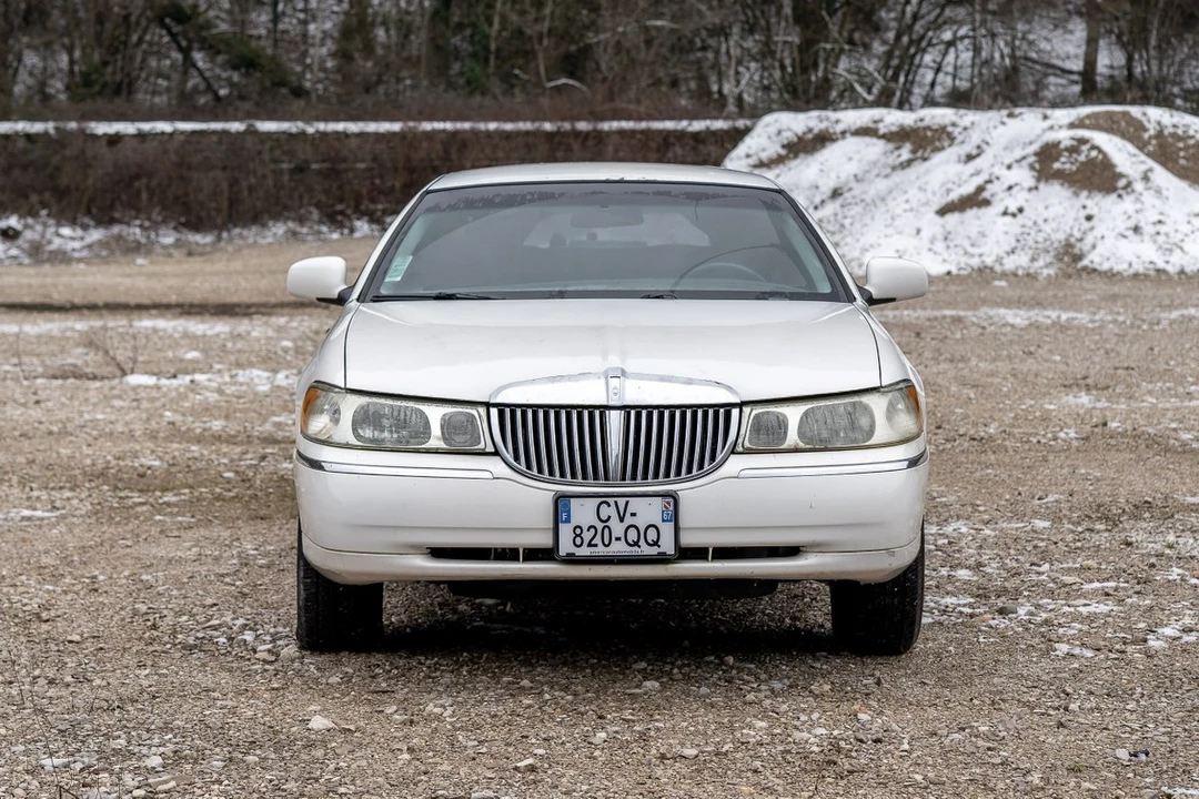 2007 Lincoln Town Car - Image 8 of 30