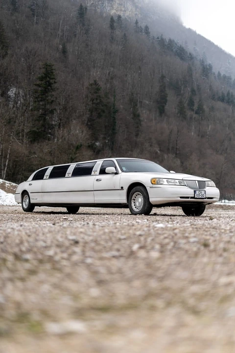 2007 Lincoln Town Car - Image 4 of 30