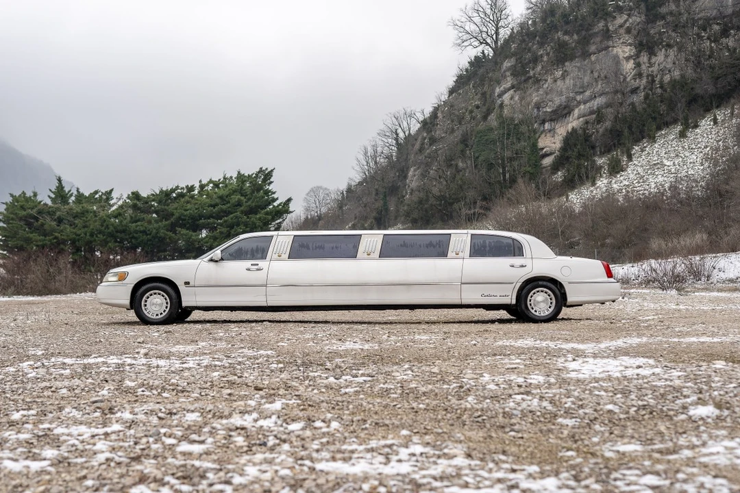 2007 Lincoln Town Car - Image 12 of 30