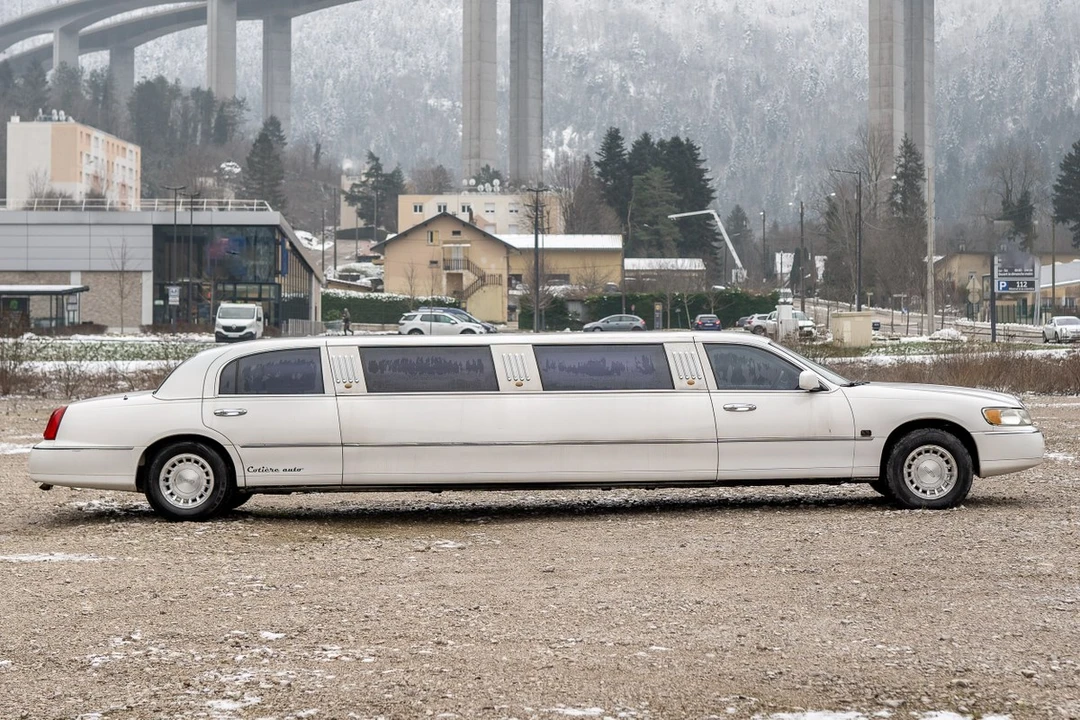 2007 Lincoln Town Car - Image 20 of 30