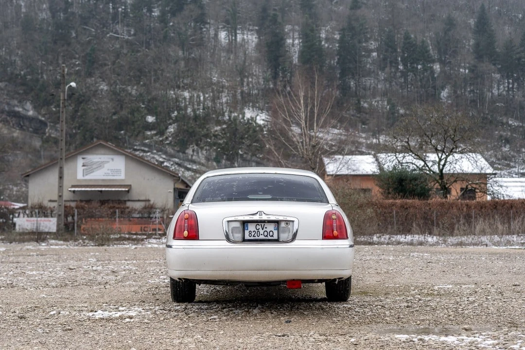 2007 Lincoln Town Car - Image 15 of 30
