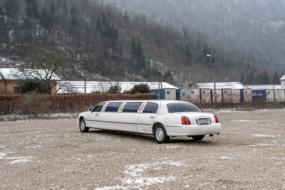 2007 Lincoln Town Car - Image 13 of 30