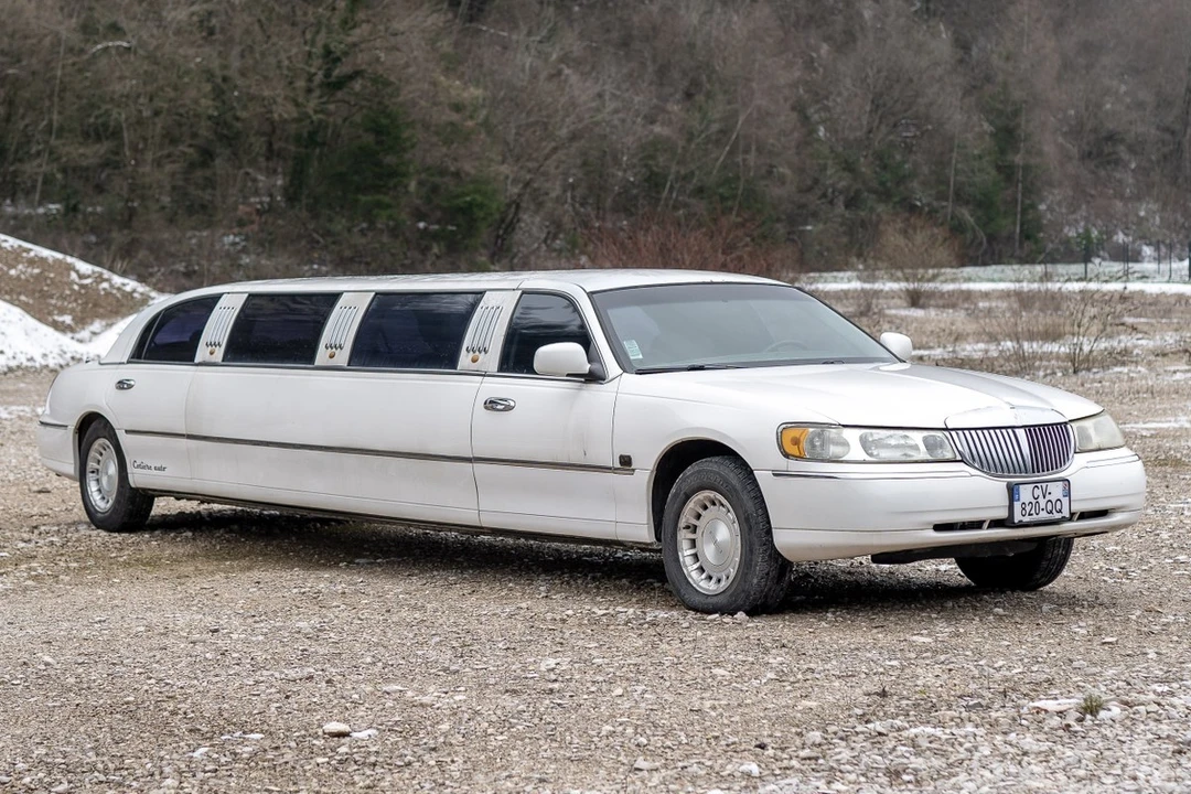 2007 Lincoln Town Car - Image 6 of 30