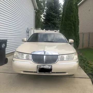 2000 Lincoln Town Car