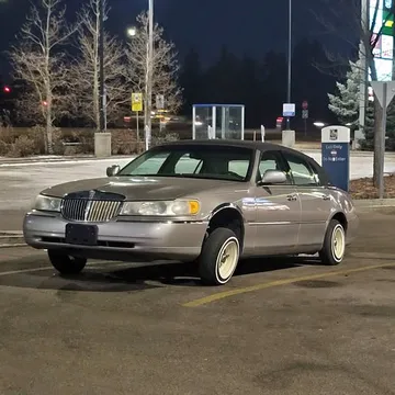 2000 Lincoln Town Car Signature Series