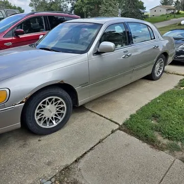 2000 Lincoln Town Car