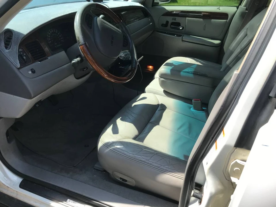 2000 Lincoln Continental 9th Gen - Image 7 of 8
