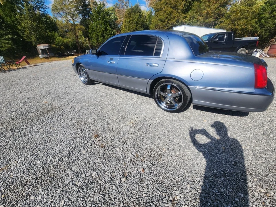 2000 Lincoln Town Car - Image 5 of 21