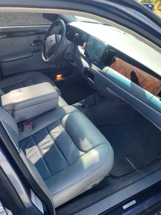 2000 Lincoln Town Car - Image 21 of 21