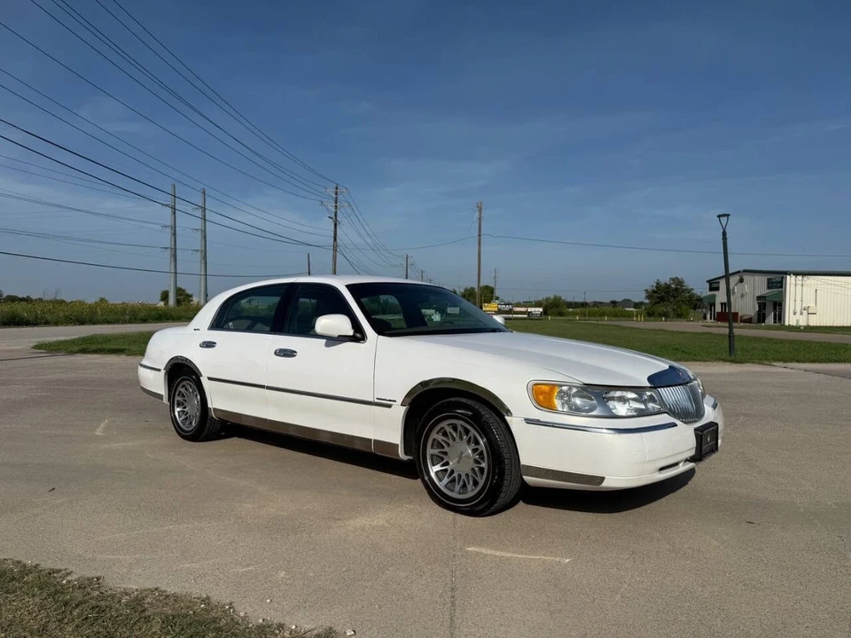 2000 Lincoln Town Car - Image 14 of 21