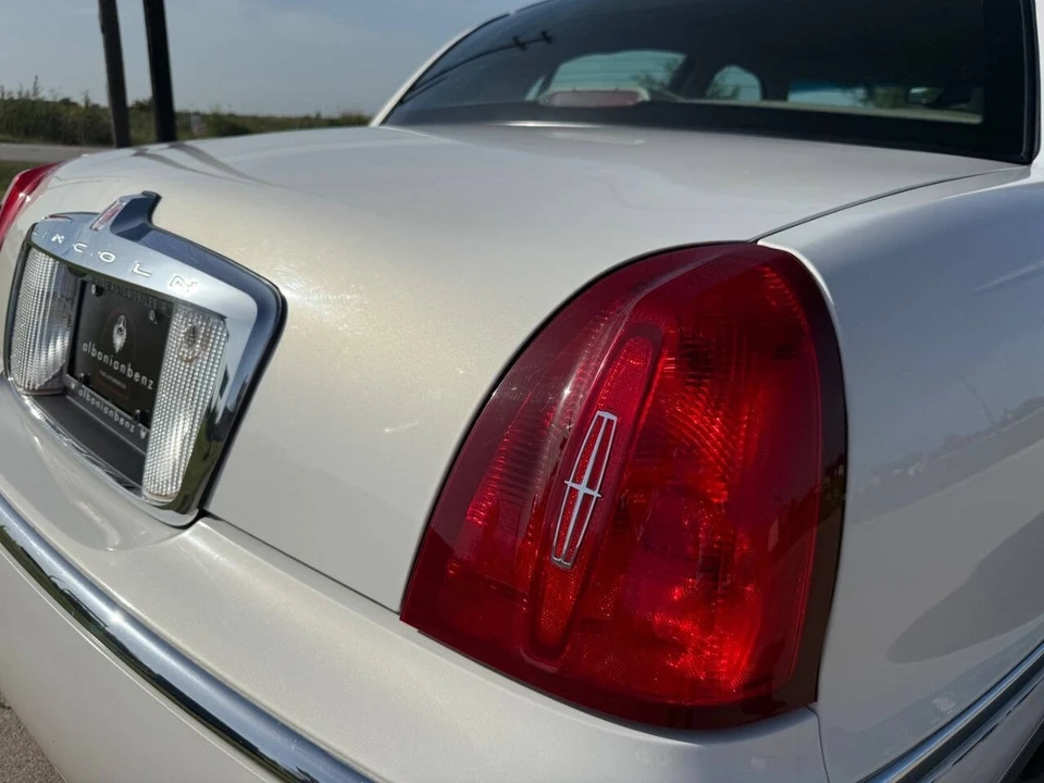2000 Lincoln Town Car - Image 6 of 21