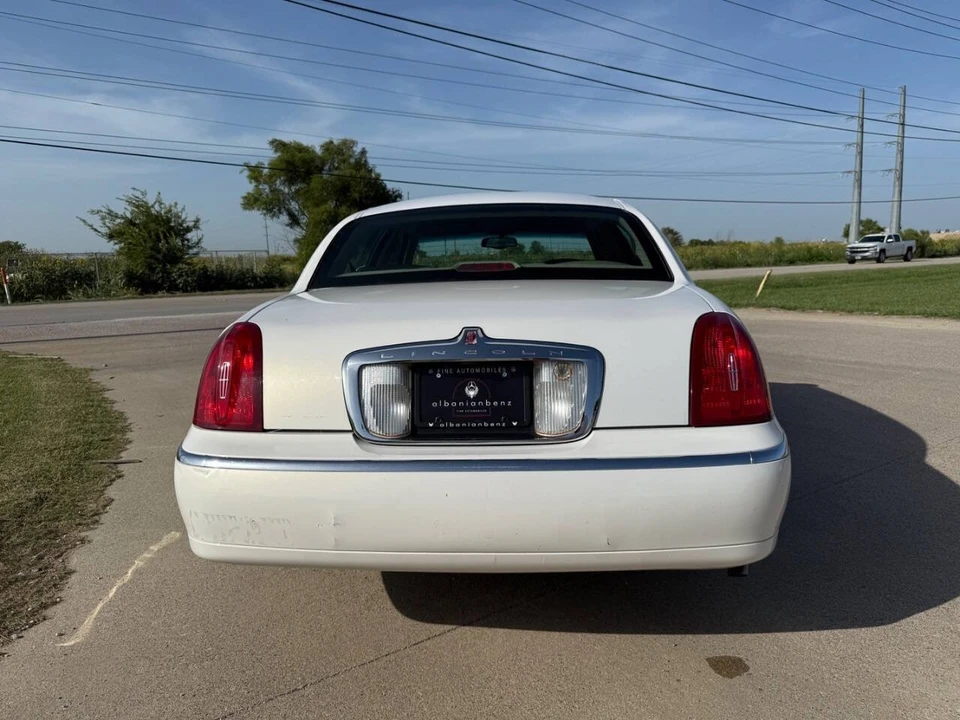 2000 Lincoln Town Car - Image 8 of 21