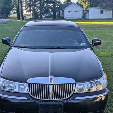 2000 Lincoln Town Car Signature Sedan 4D