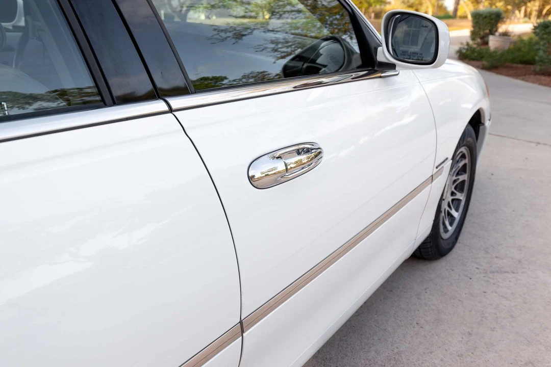 2000 Lincoln Town Car - Image 23 of 31