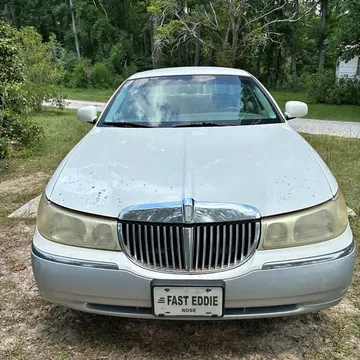 2000 Lincoln Town Car Signature Series