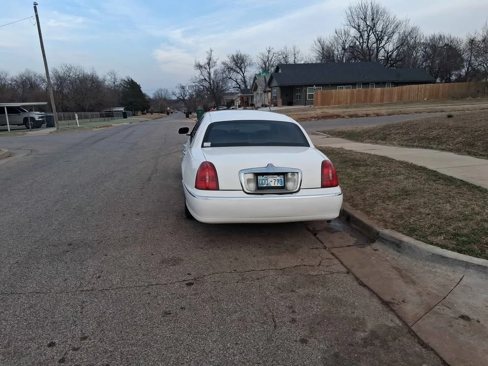 2000 Lincoln Town Car - Image 7 of 8