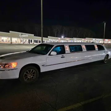2000 Lincoln Town Car Ultimate L Sedan 4D