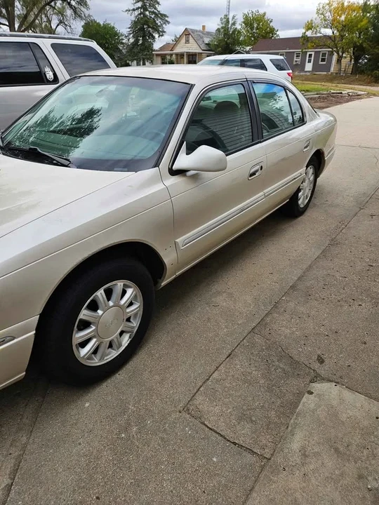 2000 Lincoln Continental 9th Gen - Image 2 of 6