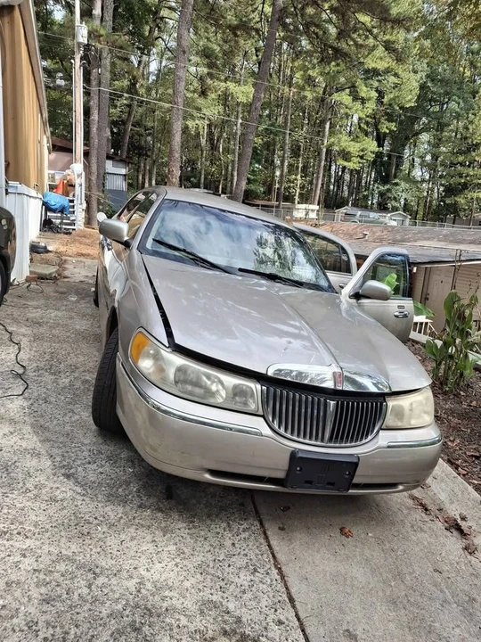 2000 Lincoln Town Car - Image 3 of 7