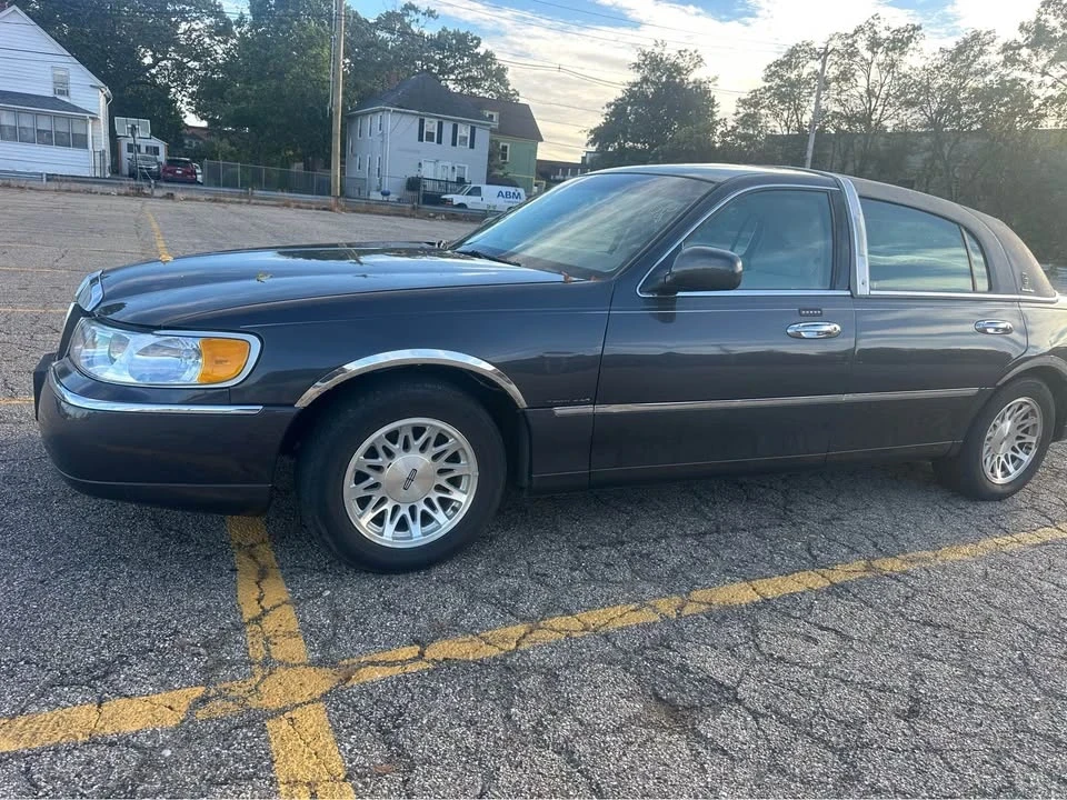 2000 Lincoln Town Car - Image 6 of 9