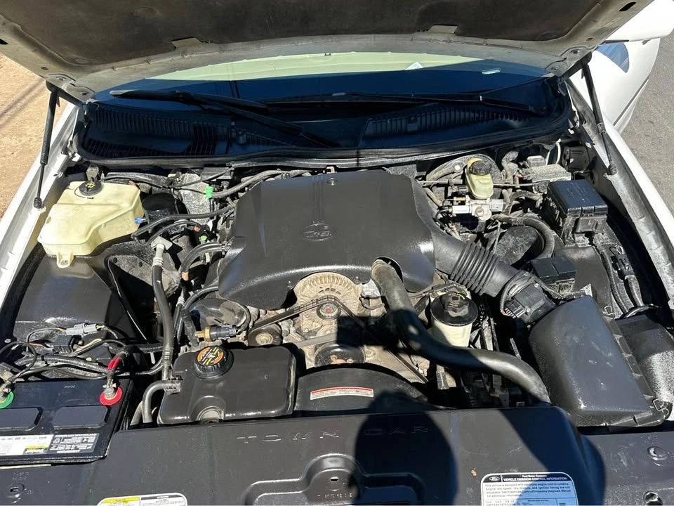 2000 Lincoln Town Car - Image 7 of 9