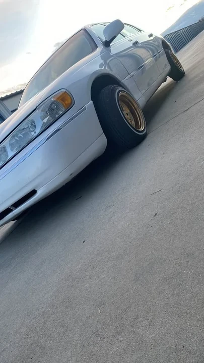 2000 Lincoln Town Car - Image 4 of 4