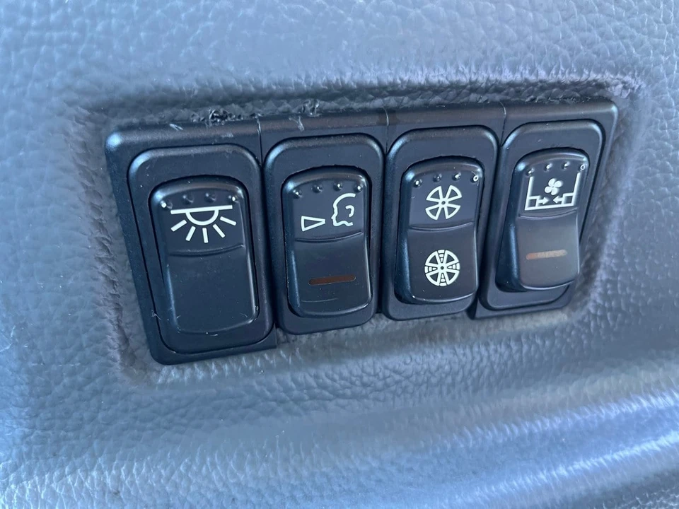 2000 LTI - Image 29 of 30