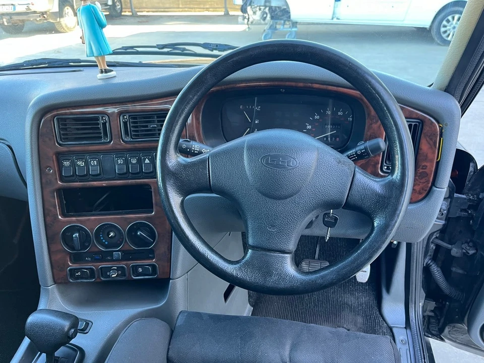 2000 LTI - Image 21 of 30