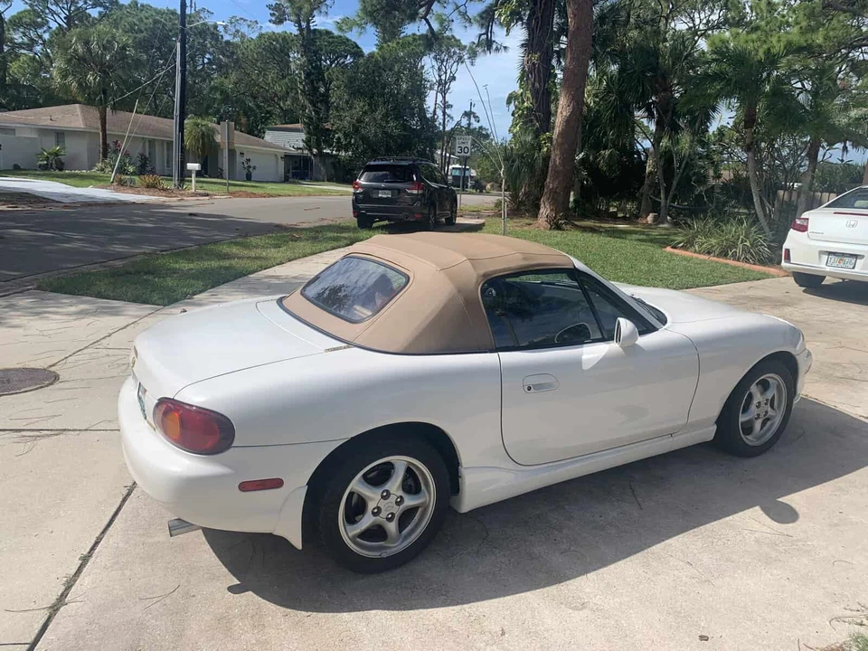 2000 Mazda NB MX-5 Miata - Image 4 of 10