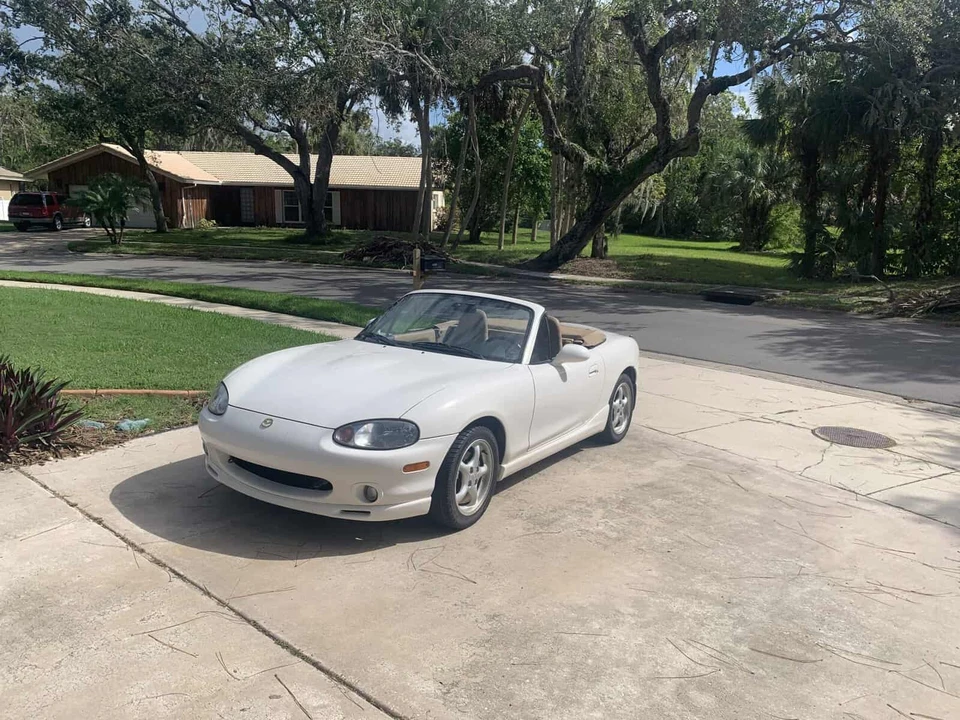 2000 Mazda NB MX-5 Miata - Image 3 of 10